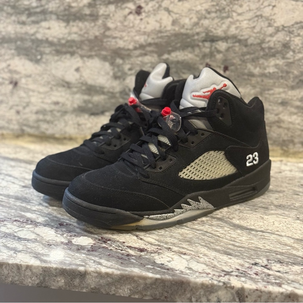 2011 Jordan V Black Metallic size 10 NDS (no box)